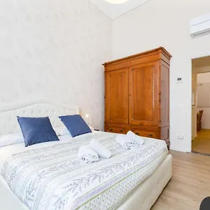  Apartment I Renai - Ponte Delle Grazie Modern